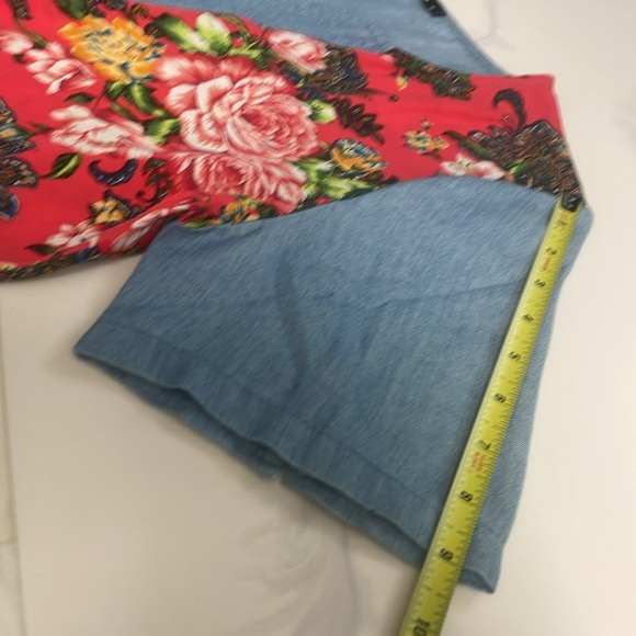 Color block short sleeve shirt with denim and floral print - Picture 7 of 10